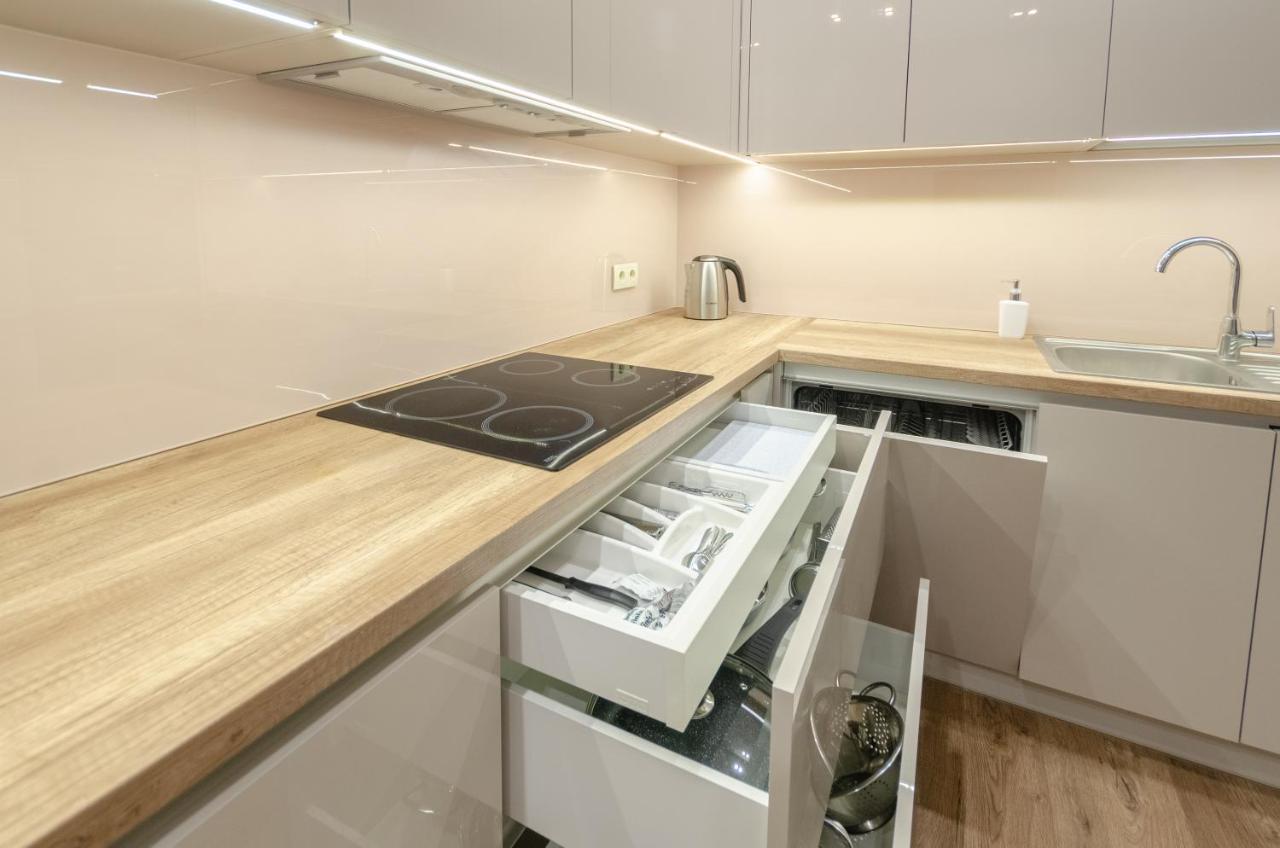 Petrovdom Apartment 77-94-59 In Rc Tetris Hall, Dilova Street 1-2 Kiev Exterior foto